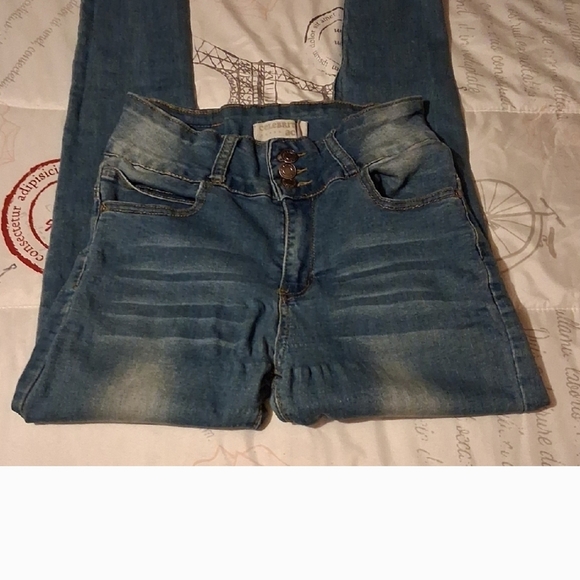 **CELEBRITY** High Rise Jeans - Picture 1 of 3